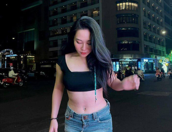 Ảnh 2 của Clip sex bé Vy dâm đãng nứng lồn bị anh chịch ra nước xuất tinh trong