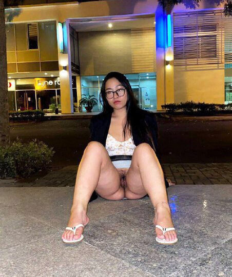 Ảnh 5 của Clip sex bé Vy dâm đãng nứng lồn bị anh chịch ra nước xuất tinh trong