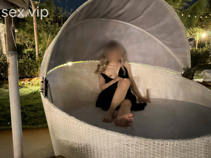 Ảnh 11 của Clip sex việt Lucypham204 địt public với bạn trai từ trong phòng ra tới ngoài sân vườn khu Resort (Phần 2)