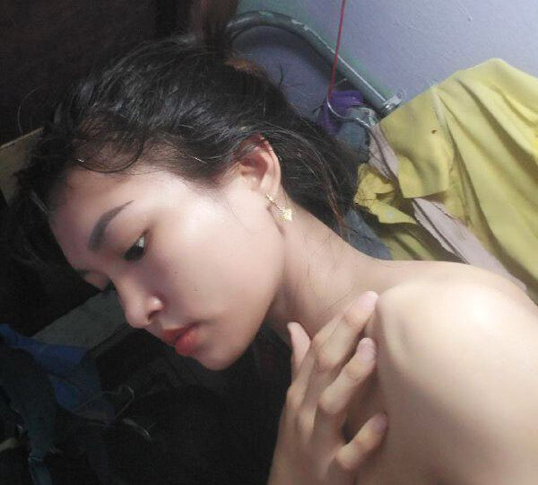 Ảnh 34 của Vợ đang ngủ say chồng vạch quần ra địt cho đỡ nứng – Phần 2 (Full Pic + Clip)